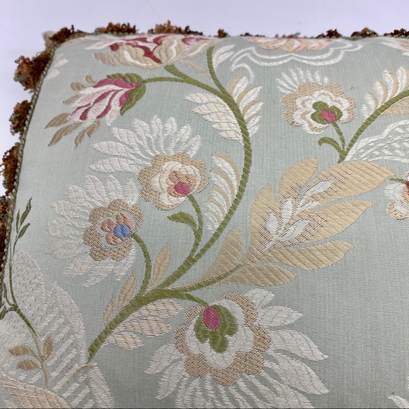 NWOT $250 Lillian August custom pillow - Picture 7 of 7